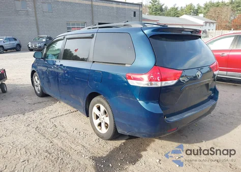 2011 Toyota Sienna Le V6 из США, поврежденный, VIN 5TDKK3DC9BS021003